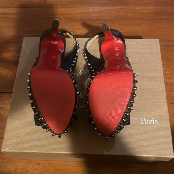 Christian Louboutin Heels with spikes, heel resold.size 41. Excellent co… - Picture 4 of 8